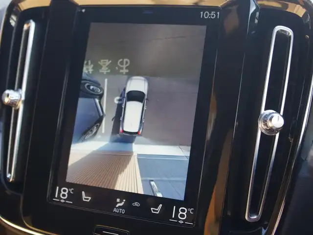 ボルボ ＸＣ４０ T4 AWD インスクリプション 埼玉県 2018(平30)年 6.8万km デニムブルーメタリック ワンオーナー/ベージュレザーシート/アダプティブクルーズコントロール/インテリセーフ/harman/kardon/Carplay/パークセンサー/ブラインドスポットモニター/全周囲カメラ/純正ナビ/ドラレコ/ETC/フルセグTV/Bluetooth/ワイヤレス充電/シートポジションメモリー機能/全席シートヒーター/ステアリングヒーター