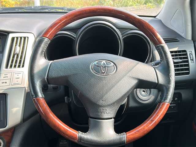 トヨタ ハリアー 240G プレミアム Lパッケージ 千葉県 2012(平24)年 12.5万km ブラック １オーナー　サンルーフ　黒革　パワーシート　シートヒーター　ＥＴＣ　ウッド調コンビハンドル　ウッド調コンビシフト　１８インチＡＷ　リアスポイラー　ＨＩＤ　オートライト　キーレス