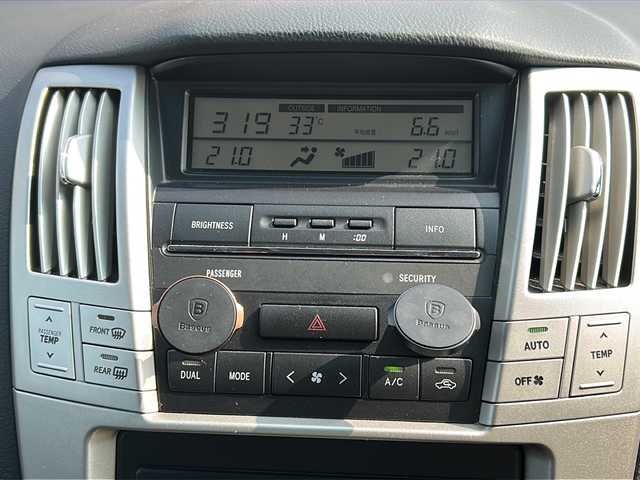 トヨタ ハリアー 240G プレミアム Lパッケージ 千葉県 2012(平24)年 12.5万km ブラック １オーナー　サンルーフ　黒革　パワーシート　シートヒーター　ＥＴＣ　ウッド調コンビハンドル　ウッド調コンビシフト　１８インチＡＷ　リアスポイラー　ＨＩＤ　オートライト　キーレス