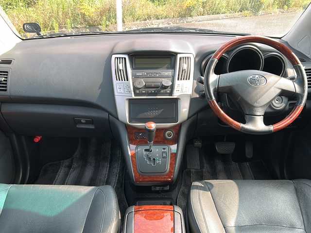 トヨタ ハリアー 240G プレミアム Lパッケージ 千葉県 2012(平24)年 12.5万km ブラック １オーナー　サンルーフ　黒革　パワーシート　シートヒーター　ＥＴＣ　ウッド調コンビハンドル　ウッド調コンビシフト　１８インチＡＷ　リアスポイラー　ＨＩＤ　オートライト　キーレス