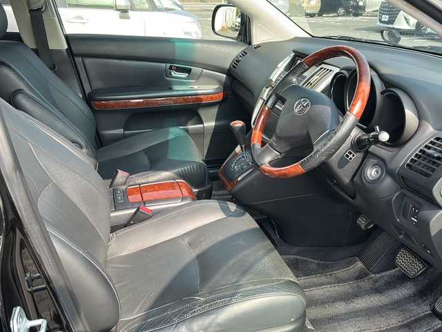 トヨタ ハリアー 240G プレミアム Lパッケージ 千葉県 2012(平24)年 12.5万km ブラック １オーナー　サンルーフ　黒革　パワーシート　シートヒーター　ＥＴＣ　ウッド調コンビハンドル　ウッド調コンビシフト　１８インチＡＷ　リアスポイラー　ＨＩＤ　オートライト　キーレス