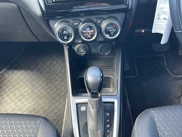 スズキ スイフト XG LTD 秋田県 2020(令2)年 5.4万km スターシルバーメタリック 社外メモリナビ/社外BT、フルセグ/バックカメラ/純正15インチアルミ/４WD/ETC/社外ドライブレコーダー