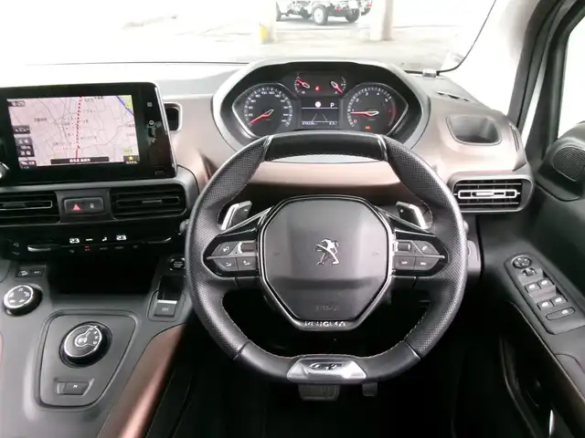 プジョー プジョー リフター ロングGT ドライブエディション 群馬県 2024(令6)年 1.1万km 白 ワンオーナー/アクティブセーフティブレーキ/アクティブクルーズコントロール/レーンキープアシスト/ブラインドスポットモニター/インテリジェントハイビーム/メモリーナビ・フルセグTV/パノラミックビジョン/デジタルインナーミラー/社外前後ドライブレコーダー/　(CS-33FH)/社外ETC/スマートキー×2/プッシュスタート/保証書＆取説