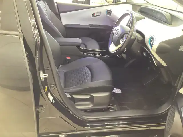 トヨタ プリウス ＰＨＶ S ナビパッケージ 栃木県 2017(平29)年 6.6万km アティチュードブラックマイカ  メーカーナビ/ フルセグテレビ/ バックカメラ/ B/Tオーディオ/ モデリスタエアロ （FSR)/ PCS/ LDA/ クルーズコントロール/ ドアバイザー/ プッシュスタート/ ETC2.0/ LEDヘッドライト/ LEDフォグライト/ ステアリングヒーター/ 純正フロアマット/ 充電ケーブル