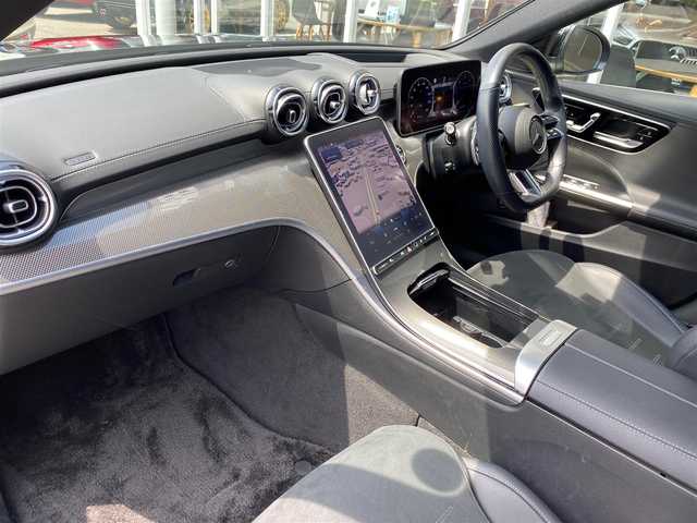 メルセデス・ベンツ Ｍ・ベンツ Ｃ２２０ｄ アバンギャルド　AMGライン 福岡県 2022(令4)年 3.7万km オブシディアンブラック ワンオーナー/レーダーセーフティパッケージ/アダプティブクルーズコントロール/ハーフレザーシート/前席シートヒーター/ヘッドアップディスプレイ/純正ナビ/Applecarplay/全方位カメラ/バックカメラ/Bluetooth/フルセグTV/アンビエントライト　/デジタルライト/純正前後ドライブレコーダー/純正18インチアルミホイール/ETC2.0/取扱説明書/保証書/スペアキー×1