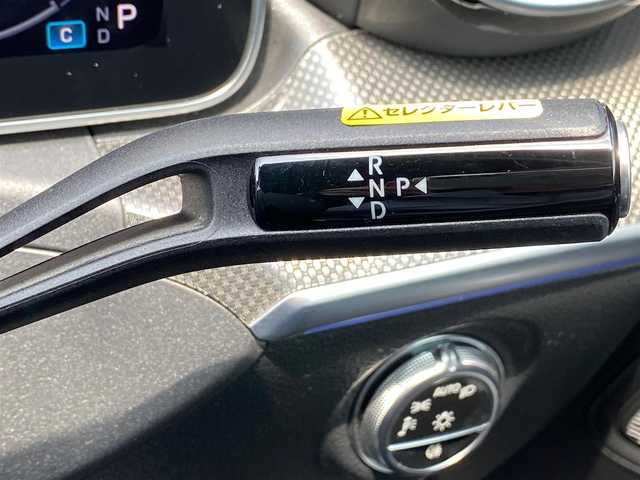 メルセデス・ベンツ Ｍ・ベンツ Ｃ２２０ｄ アバンギャルド　AMGライン 福岡県 2022(令4)年 3.7万km オブシディアンブラック ワンオーナー/レーダーセーフティパッケージ/アダプティブクルーズコントロール/ハーフレザーシート/前席シートヒーター/ヘッドアップディスプレイ/純正ナビ/Applecarplay/全方位カメラ/バックカメラ/Bluetooth/フルセグTV/アンビエントライト　/デジタルライト/純正前後ドライブレコーダー/純正18インチアルミホイール/ETC2.0/取扱説明書/保証書/スペアキー×1