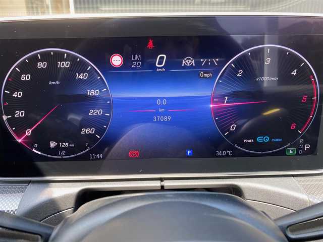 メルセデス・ベンツ Ｍ・ベンツ Ｃ２２０ｄ アバンギャルド　AMGライン 福岡県 2022(令4)年 3.7万km オブシディアンブラック ワンオーナー/レーダーセーフティパッケージ/アダプティブクルーズコントロール/ハーフレザーシート/前席シートヒーター/ヘッドアップディスプレイ/純正ナビ/Applecarplay/全方位カメラ/バックカメラ/Bluetooth/フルセグTV/アンビエントライト　/デジタルライト/純正前後ドライブレコーダー/純正18インチアルミホイール/ETC2.0/取扱説明書/保証書/スペアキー×1