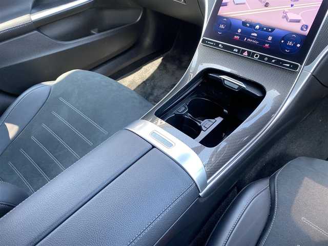メルセデス・ベンツ Ｍ・ベンツ Ｃ２２０ｄ アバンギャルド　AMGライン 福岡県 2022(令4)年 3.7万km オブシディアンブラック ワンオーナー/レーダーセーフティパッケージ/アダプティブクルーズコントロール/ハーフレザーシート/前席シートヒーター/ヘッドアップディスプレイ/純正ナビ/Applecarplay/全方位カメラ/バックカメラ/Bluetooth/フルセグTV/アンビエントライト　/デジタルライト/純正前後ドライブレコーダー/純正18インチアルミホイール/ETC2.0/取扱説明書/保証書/スペアキー×1