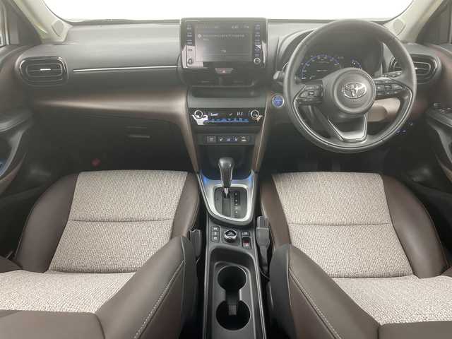 トヨタ ヤリスクロス ハイブリッド Z 道央・札幌 2021(令3)年 3万km ダークブルーマイカM ・4WD/・寒冷地仕様/・純正ディスプレイオーディオBT・AppleCarPlay・AndoroidAuto/・バックカメラ/・レーダークルーズコントロール/・衝突軽減システム/・レーンキープアシスト/・ブラインドスポットモニター/・ダウンヒルアシストコントロール/・オートハイビーム/・AC100V電源/・ビルトインETC/・LEDヘッドライト/・ステアリングヒーター/・前席シートヒーター/・運転席パワーシート/・ハーフレザーシート/・アイドリングストップ/・純正フロアマット/・取扱説明書/・保証書/・スマートキー/・スペアキー