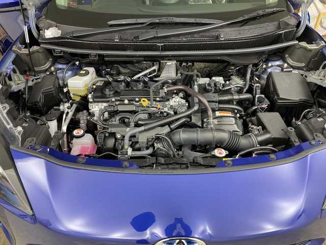 トヨタ ヤリスクロス ハイブリッド Z 道央・札幌 2021(令3)年 3万km ダークブルーマイカM ・4WD/・寒冷地仕様/・純正ディスプレイオーディオBT・AppleCarPlay・AndoroidAuto/・バックカメラ/・レーダークルーズコントロール/・衝突軽減システム/・レーンキープアシスト/・ブラインドスポットモニター/・ダウンヒルアシストコントロール/・オートハイビーム/・AC100V電源/・ビルトインETC/・LEDヘッドライト/・ステアリングヒーター/・前席シートヒーター/・運転席パワーシート/・ハーフレザーシート/・アイドリングストップ/・純正フロアマット/・取扱説明書/・保証書/・スマートキー/・スペアキー