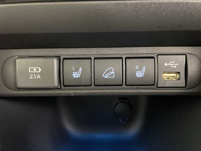 トヨタ ヤリスクロス ハイブリッド Z 道央・札幌 2021(令3)年 3万km ダークブルーマイカM ・4WD/・寒冷地仕様/・純正ディスプレイオーディオBT・AppleCarPlay・AndoroidAuto/・バックカメラ/・レーダークルーズコントロール/・衝突軽減システム/・レーンキープアシスト/・ブラインドスポットモニター/・ダウンヒルアシストコントロール/・オートハイビーム/・AC100V電源/・ビルトインETC/・LEDヘッドライト/・ステアリングヒーター/・前席シートヒーター/・運転席パワーシート/・ハーフレザーシート/・アイドリングストップ/・純正フロアマット/・取扱説明書/・保証書/・スマートキー/・スペアキー