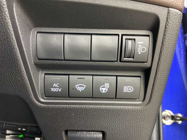 トヨタ ヤリスクロス ハイブリッド Z 道央・札幌 2021(令3)年 3万km ダークブルーマイカM ・4WD/・寒冷地仕様/・純正ディスプレイオーディオBT・AppleCarPlay・AndoroidAuto/・バックカメラ/・レーダークルーズコントロール/・衝突軽減システム/・レーンキープアシスト/・ブラインドスポットモニター/・ダウンヒルアシストコントロール/・オートハイビーム/・AC100V電源/・ビルトインETC/・LEDヘッドライト/・ステアリングヒーター/・前席シートヒーター/・運転席パワーシート/・ハーフレザーシート/・アイドリングストップ/・純正フロアマット/・取扱説明書/・保証書/・スマートキー/・スペアキー