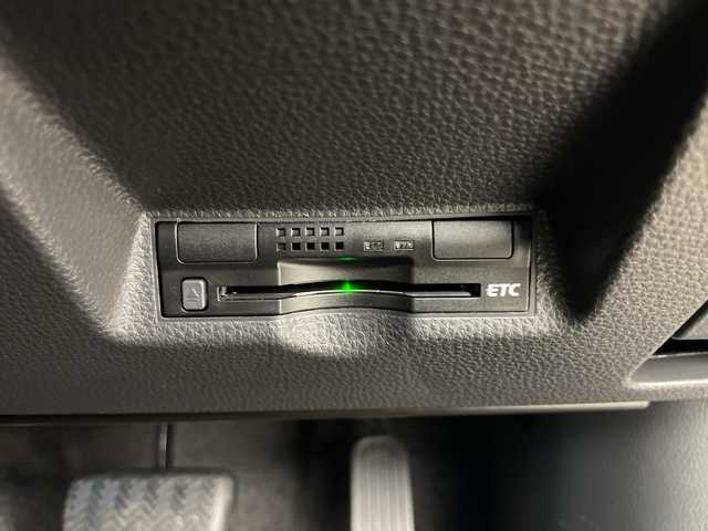 トヨタ ヤリスクロス ハイブリッド Z 道央・札幌 2021(令3)年 3万km ダークブルーマイカM ・4WD/・寒冷地仕様/・純正ディスプレイオーディオBT・AppleCarPlay・AndoroidAuto/・バックカメラ/・レーダークルーズコントロール/・衝突軽減システム/・レーンキープアシスト/・ブラインドスポットモニター/・ダウンヒルアシストコントロール/・オートハイビーム/・AC100V電源/・ビルトインETC/・LEDヘッドライト/・ステアリングヒーター/・前席シートヒーター/・運転席パワーシート/・ハーフレザーシート/・アイドリングストップ/・純正フロアマット/・取扱説明書/・保証書/・スマートキー/・スペアキー