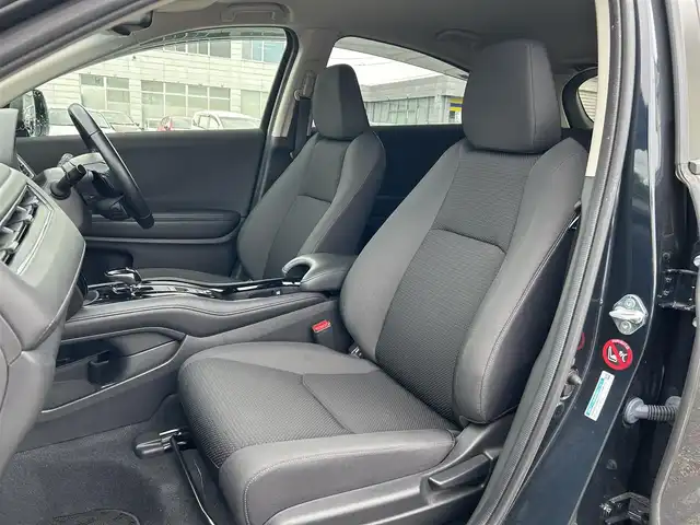 ホンダ ヴェゼル ハイブリッド X ホンダセンシング 富山県 2020(令2)年 6.5万km ミッドナイトブルービームM ４WD/フルセグTV/純正ナビ/Bluetooth/ドライブレコーダー/DVD再生/バックカメラ/ビルトインETC/レーダークルーズコントロール/レーンキープアシスト/横滑り防止装置/衝突軽減装置/社外アルミホイール/純正AWサマータイヤ4本車載/ドアバイザー/オートライト/フォグランプ