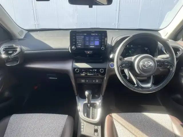 トヨタ ヤリスクロス ハイブリッド Z 島根県 2021(令3)年 2.6万km ブラックマイカ 純正ディスプレイオーディオ　/フルセグＴＶ /Bluetoothオーディオ/全方位/フロント/サイド/バックカメラ/ビルトインETC /前方ドライブレコーダー/レーダークルーズコントロール/オートハイビーム　/パワーバックドア　/ハーフレザーシート/前席シートヒーター　/運転席パワーシート/電子パーキングブレーキ/衝突軽減ブレーキ/レーンアシスト/前後コーナーセンサー/純正LEDヘッドライト/純正フロアマット/保証書・取説・スペアキー1本