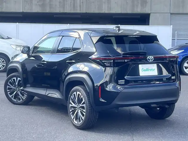 トヨタ ヤリスクロス ハイブリッド Z 島根県 2021(令3)年 2.6万km ブラックマイカ 純正ディスプレイオーディオ　/フルセグＴＶ /Bluetoothオーディオ/全方位/フロント/サイド/バックカメラ/ビルトインETC /前方ドライブレコーダー/レーダークルーズコントロール/オートハイビーム　/パワーバックドア　/ハーフレザーシート/前席シートヒーター　/運転席パワーシート/電子パーキングブレーキ/衝突軽減ブレーキ/レーンアシスト/前後コーナーセンサー/純正LEDヘッドライト/純正フロアマット/保証書・取説・スペアキー1本