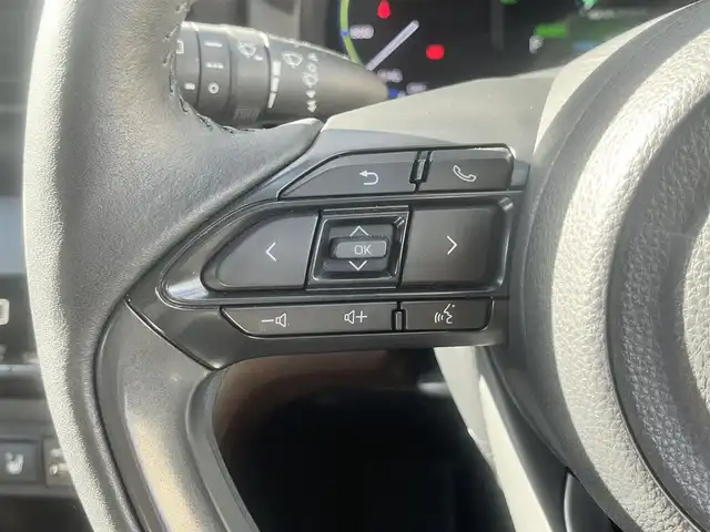 トヨタ ヤリスクロス ハイブリッド Z 島根県 2021(令3)年 2.6万km ブラックマイカ 純正ディスプレイオーディオ　/フルセグＴＶ /Bluetoothオーディオ/全方位/フロント/サイド/バックカメラ/ビルトインETC /前方ドライブレコーダー/レーダークルーズコントロール/オートハイビーム　/パワーバックドア　/ハーフレザーシート/前席シートヒーター　/運転席パワーシート/電子パーキングブレーキ/衝突軽減ブレーキ/レーンアシスト/前後コーナーセンサー/純正LEDヘッドライト/純正フロアマット/保証書・取説・スペアキー1本