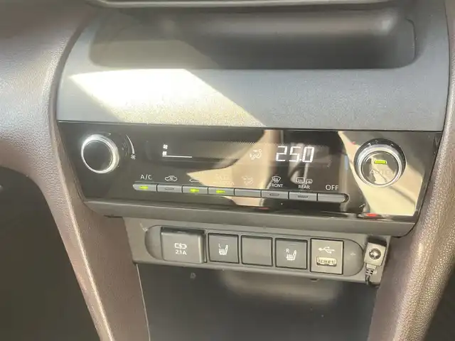 トヨタ ヤリスクロス ハイブリッド Z 島根県 2021(令3)年 2.6万km ブラックマイカ 純正ディスプレイオーディオ　/フルセグＴＶ /Bluetoothオーディオ/全方位/フロント/サイド/バックカメラ/ビルトインETC /前方ドライブレコーダー/レーダークルーズコントロール/オートハイビーム　/パワーバックドア　/ハーフレザーシート/前席シートヒーター　/運転席パワーシート/電子パーキングブレーキ/衝突軽減ブレーキ/レーンアシスト/前後コーナーセンサー/純正LEDヘッドライト/純正フロアマット/保証書・取説・スペアキー1本