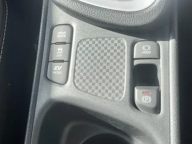 トヨタ ヤリスクロス ハイブリッド Z 島根県 2021(令3)年 2.6万km ブラックマイカ 純正ディスプレイオーディオ　/フルセグＴＶ /Bluetoothオーディオ/全方位/フロント/サイド/バックカメラ/ビルトインETC /前方ドライブレコーダー/レーダークルーズコントロール/オートハイビーム　/パワーバックドア　/ハーフレザーシート/前席シートヒーター　/運転席パワーシート/電子パーキングブレーキ/衝突軽減ブレーキ/レーンアシスト/前後コーナーセンサー/純正LEDヘッドライト/純正フロアマット/保証書・取説・スペアキー1本