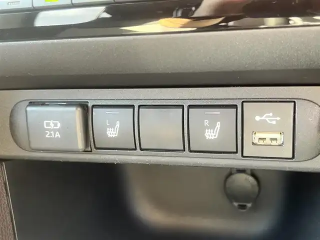 トヨタ ヤリスクロス ハイブリッド Z 島根県 2021(令3)年 2.6万km ブラックマイカ 純正ディスプレイオーディオ　/フルセグＴＶ /Bluetoothオーディオ/全方位/フロント/サイド/バックカメラ/ビルトインETC /前方ドライブレコーダー/レーダークルーズコントロール/オートハイビーム　/パワーバックドア　/ハーフレザーシート/前席シートヒーター　/運転席パワーシート/電子パーキングブレーキ/衝突軽減ブレーキ/レーンアシスト/前後コーナーセンサー/純正LEDヘッドライト/純正フロアマット/保証書・取説・スペアキー1本