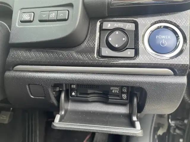 トヨタ クラウン ハイブリッド アスリートS ブラックスタイル 大阪府 2015(平27)年 6.4万km プレシャスブラックパール 純正ナビ（DVD/CD/BT）/フルセグTV/バックカメラ/ETC/オートエアコン/オートライト/純正エンジンスターター/前席パワーシート/前席シートヒーター/前席シートクーラー/クルーズコントロール/純正アルミホイール/純正フロアマット/保証書、取説