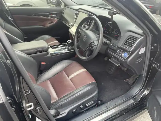 トヨタ クラウン ハイブリッド アスリートS ブラックスタイル 大阪府 2015(平27)年 6.4万km プレシャスブラックパール 純正ナビ（DVD/CD/BT）/フルセグTV/バックカメラ/ETC/オートエアコン/オートライト/純正エンジンスターター/前席パワーシート/前席シートヒーター/前席シートクーラー/クルーズコントロール/純正アルミホイール/純正フロアマット/保証書、取説