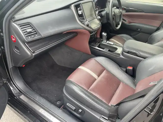 トヨタ クラウン ハイブリッド アスリートS ブラックスタイル 大阪府 2015(平27)年 6.4万km プレシャスブラックパール 純正ナビ（DVD/CD/BT）/フルセグTV/バックカメラ/ETC/オートエアコン/オートライト/純正エンジンスターター/前席パワーシート/前席シートヒーター/前席シートクーラー/クルーズコントロール/純正アルミホイール/純正フロアマット/保証書、取説