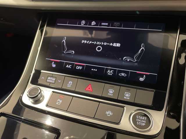 アウディ Ｑ８ 55TFSIクワトロ Sライン 新潟県 2022(令4)年 1.2万km ミトスブラックメタリック オプション/パノラマサンルーフ/コンフォートアシスタンスパッケージ/・HDマトリクスLEDヘッドライト/・LEDリヤダイナミックターンインディケーター/・パワークロージングドア/・フロントクロストラフィックアシスト/・アウディサイドアシスト/・リヤクロストラフィックアシスト/・アウディプレセンスフロント・リヤ/・アダプティブドライブアシスト/・アウディプレセンス360/ブラック Audi rings & ブラックスタイリングパッケージ（ミトスブラックM専用）/・ブラックAudi rings/・ブラックスタイリング/ブラックスタイリングパッケージ＋オプション/・ルーフレール（ブラック）/カラードブレーキキャリパーレッド/アルミホイール 5Vスポークスタースタイル ブラック/標準装備/S lineパッケージ/・S line エクステリア/・アルミホイール 5ツインアームデザイン/・アダプティブエアサスペンション スポーツ/・スポーツシート（フロント）/・アルカンターラ/レザー/・ヘッドライニング ブラック/・4ゾーン デラックスオートマチックエアコンディショナー/・Bang & Olufsen 3D サウンドシステム