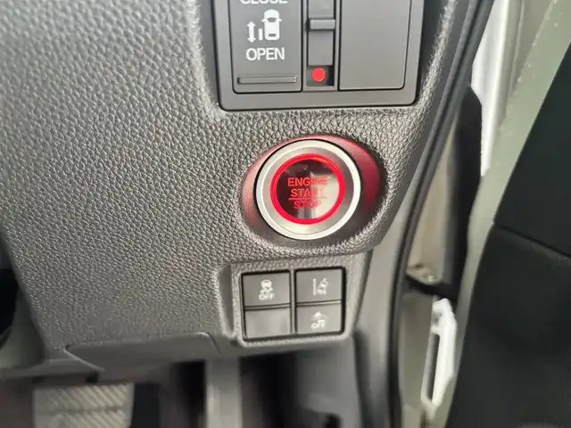 ホンダ Ｎ ＢＯＸ カスタム G L ホンダセンシング 京都府 2019(平31)年 4.5万km プラチナホワイトパール ワンオーナー車/4WD/ギャザーズ8インチメモリーナビ、地デジ、Bluetooth/バックカメラ/USB端子/前席シートヒーター/ビルトインETC/ギャザースドライブレコーダー/LEDヘッドランプ/片側パワースライドドア /ステアリングスイッチ/ホンダセンシング/・衝突軽減ブレーキ/・誤発進抑制機能/・後方誤発進抑制機能/・先行車発進お知らせ機能/・アダクディブクルーズコントロール/・車線維持支援システム/・オートハイビーム/・路外逸脱抑制機能