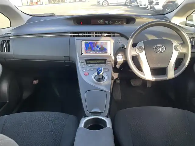 トヨタ プリウス S 鳥取県 2014(平26)年 9.5万km ブラック ワンオーナー/純正ナビ／ＴＶ／ＣＤ／ＢＴ/バックカメラ/ビルトインＥＴＣ/キセノンライト/オートライト/フォグライト/プッシュスタート/ステアリングスイッチ/ウィンカーミラー/電動格納ミラー/純正15インチアルミホイール/フロアマット　/ドアバイザー