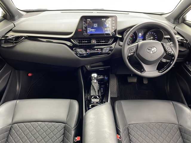 トヨタ Ｃ－ＨＲ G モード ネロ セーフティプラス 鹿児島県 2020(令2)年 2.8万km ホワイトパールクリスタルシャイン 純正ディスプレイオーディオ/トヨタセーフティセンス/Bluetoothオーディオ/純正フロアマット/純正アルミホイール/オートブレーキホールド/全方位カメラ/レーダークルーズコントロール/社外ドラレコ/DNシートヒーター/ハーフレザーシート/スペアキー/取り扱い説明書/記録簿/保証書