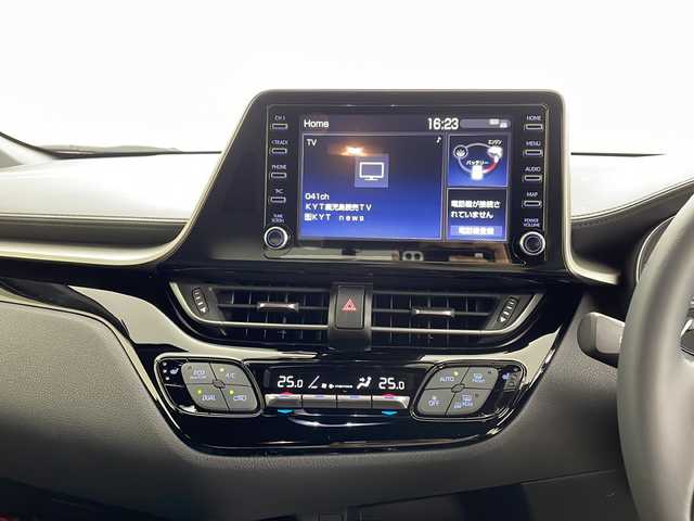 トヨタ Ｃ－ＨＲ G モード ネロ セーフティプラス 鹿児島県 2020(令2)年 2.8万km ホワイトパールクリスタルシャイン 純正ディスプレイオーディオ/トヨタセーフティセンス/Bluetoothオーディオ/純正フロアマット/純正アルミホイール/オートブレーキホールド/全方位カメラ/レーダークルーズコントロール/社外ドラレコ/DNシートヒーター/ハーフレザーシート/スペアキー/取り扱い説明書/記録簿/保証書