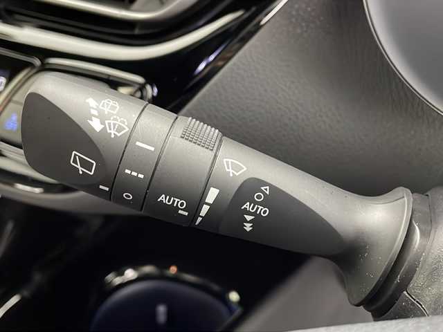 トヨタ Ｃ－ＨＲ G モード ネロ セーフティプラス 鹿児島県 2020(令2)年 2.8万km ホワイトパールクリスタルシャイン 純正ディスプレイオーディオ/トヨタセーフティセンス/Bluetoothオーディオ/純正フロアマット/純正アルミホイール/オートブレーキホールド/全方位カメラ/レーダークルーズコントロール/社外ドラレコ/DNシートヒーター/ハーフレザーシート/スペアキー/取り扱い説明書/記録簿/保証書