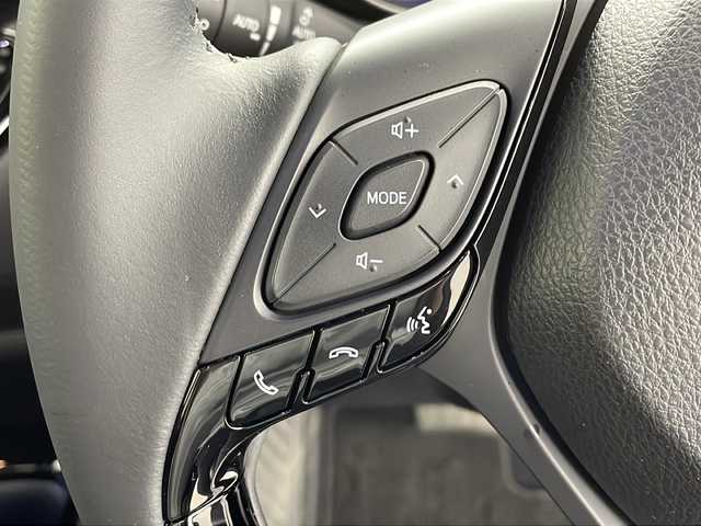 トヨタ Ｃ－ＨＲ G モード ネロ セーフティプラス 鹿児島県 2020(令2)年 2.8万km ホワイトパールクリスタルシャイン 純正ディスプレイオーディオ/トヨタセーフティセンス/Bluetoothオーディオ/純正フロアマット/純正アルミホイール/オートブレーキホールド/全方位カメラ/レーダークルーズコントロール/社外ドラレコ/DNシートヒーター/ハーフレザーシート/スペアキー/取り扱い説明書/記録簿/保証書