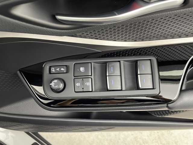 トヨタ Ｃ－ＨＲ G モード ネロ セーフティプラス 鹿児島県 2020(令2)年 2.8万km ホワイトパールクリスタルシャイン 純正ディスプレイオーディオ/トヨタセーフティセンス/Bluetoothオーディオ/純正フロアマット/純正アルミホイール/オートブレーキホールド/全方位カメラ/レーダークルーズコントロール/社外ドラレコ/DNシートヒーター/ハーフレザーシート/スペアキー/取り扱い説明書/記録簿/保証書