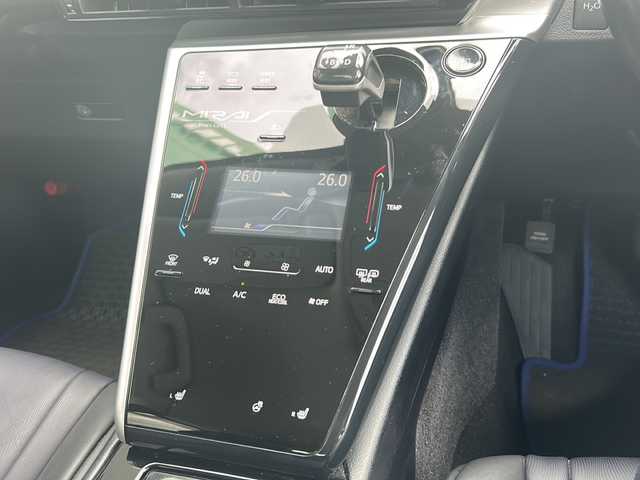 トヨタ ＭＩＲＡＩ 愛知県 2019(平31)年 6万km プレシャスシルバー 純正ナビ/フルセグTV/バックカメラ/Bluetooth/T-connect/ETC/ハンドルヒーター/シートヒーター/オートマチックハイビーム/BSM/LDA/パーキングサポートブレーキ/アダプティブクルーズ/保証書/取扱説明書/整備手帳