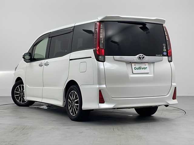 トヨタ ノア Si 愛知県 2014(平26)年 10.5万km ホワイトパールクリスタルシャイン