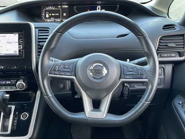 日産 セレナ ハイウェイスター 山口県 2017(平29)年 10.8万km アズライトブルー ワンオーナー/純正SDナビ　【MM316D-W】/・Bluetooth接続/・DVD再生機能有/・フルセグTV/バックカメラ/・車線逸脱警報/・ふらつき警報/・エマージェンシーブレーキ/・踏み間違い衝突防止アシスト/・クルーズコントロール/スマートキー/プッシュスタート/スペアキー1本/USB入力端子/両側パワースライドドア/ドアバイザー/ウィンカーミラー/保証書/取扱説明書