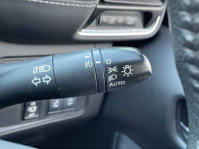 日産 セレナ ハイウェイスター 山口県 2017(平29)年 10.8万km アズライトブルー ワンオーナー/純正SDナビ　【MM316D-W】/・Bluetooth接続/・DVD再生機能有/・フルセグTV/バックカメラ/・車線逸脱警報/・ふらつき警報/・エマージェンシーブレーキ/・踏み間違い衝突防止アシスト/・クルーズコントロール/スマートキー/プッシュスタート/スペアキー1本/USB入力端子/両側パワースライドドア/ドアバイザー/ウィンカーミラー/保証書/取扱説明書