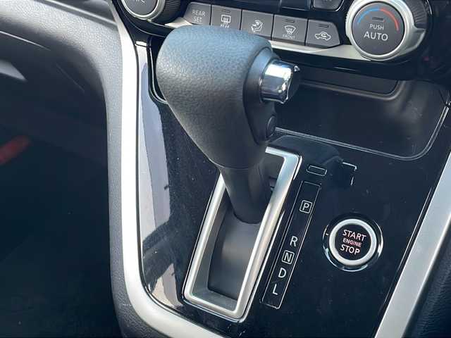 日産 セレナ ハイウェイスター 山口県 2017(平29)年 10.8万km アズライトブルー ワンオーナー/純正SDナビ　【MM316D-W】/・Bluetooth接続/・DVD再生機能有/・フルセグTV/バックカメラ/・車線逸脱警報/・ふらつき警報/・エマージェンシーブレーキ/・踏み間違い衝突防止アシスト/・クルーズコントロール/スマートキー/プッシュスタート/スペアキー1本/USB入力端子/両側パワースライドドア/ドアバイザー/ウィンカーミラー/保証書/取扱説明書