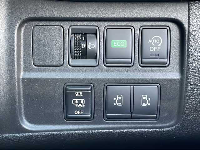 日産 セレナ ハイウェイスター 山口県 2017(平29)年 10.8万km アズライトブルー ワンオーナー/純正SDナビ　【MM316D-W】/・Bluetooth接続/・DVD再生機能有/・フルセグTV/バックカメラ/・車線逸脱警報/・ふらつき警報/・エマージェンシーブレーキ/・踏み間違い衝突防止アシスト/・クルーズコントロール/スマートキー/プッシュスタート/スペアキー1本/USB入力端子/両側パワースライドドア/ドアバイザー/ウィンカーミラー/保証書/取扱説明書