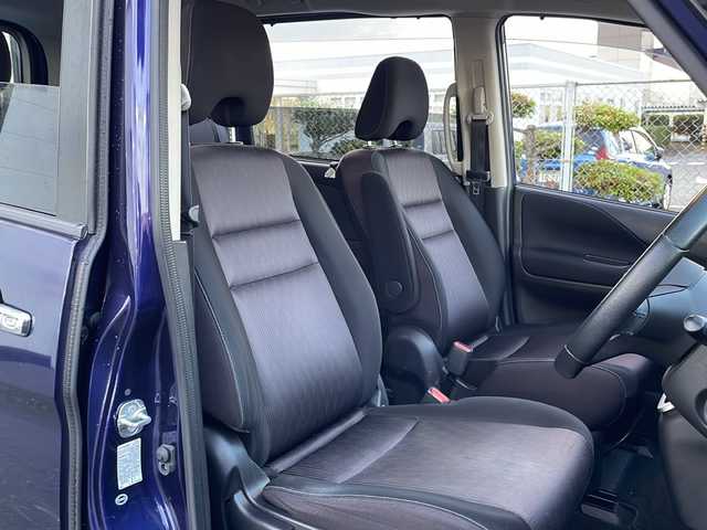 日産 セレナ ハイウェイスター 山口県 2017(平29)年 10.8万km アズライトブルー ワンオーナー/純正SDナビ　【MM316D-W】/・Bluetooth接続/・DVD再生機能有/・フルセグTV/バックカメラ/・車線逸脱警報/・ふらつき警報/・エマージェンシーブレーキ/・踏み間違い衝突防止アシスト/・クルーズコントロール/スマートキー/プッシュスタート/スペアキー1本/USB入力端子/両側パワースライドドア/ドアバイザー/ウィンカーミラー/保証書/取扱説明書