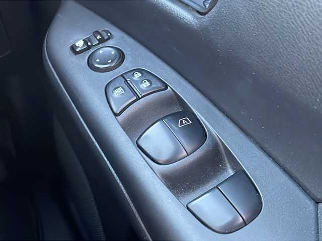 日産 セレナ ハイウェイスター 大阪府 2017(平29)年 10.8万km アズライトブルー (株)IDOMが運営する【じしゃロン東大阪店】の自社ローン専用車両になりますこちらは現金またはオートローンご利用時の価格です。自社ローンご希望の方は別途その旨お申付け下さい/ワンオーナー/純正SDナビ　【MM316D-W】/・Bluetooth/DVD/フルセグTV/バックカメラ/車線逸脱警報/ふらつき警報/エマージェンシーブレーキ/踏み間違い衝突防止アシスト/クルーズコントロール/プッシュスタート/スペアキー1本/USB入力端子/ハンズフリー両側パワースライドドア/ドアバイザー/ウィンカーミラー/保証書/取扱説明書/スマートキー