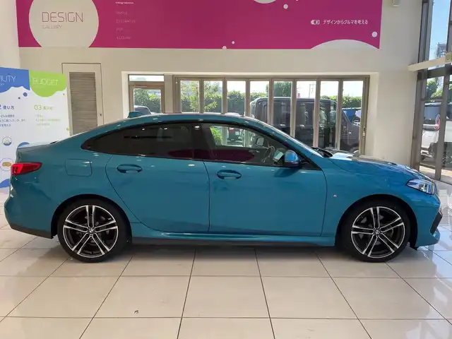 ＢＭＷ ＢＭＷ ２１８ｄ 埼玉県 2021(令3)年 1.4万km ライトブルー インテリジェントセーフティー/純正メーカーナビ/　BT/ミラーリング/USBポート/バックカメラ/レーダークルーズコントロール/パワーシート/メモリーシート/LEDオートライト/ブラインドスポットモニター/ステアリングリモコン/ETC/スマートキー/禁煙車