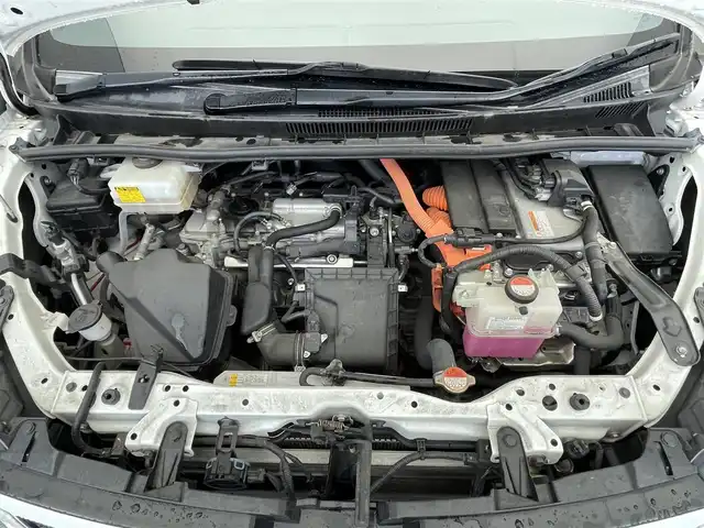 トヨタ ヴォクシー ハイブリッド ZS 滋賀県 2016(平28)年 6.6万km ホワイトパールクリスタルシャイン 純正10インチナビ/Bluetooth/CD/DVD/フルセグTV/フリップダウンモニター/バックカメラ/片側パワースライドドア/デジタルインナーミラー/LEDヘッドライト/オートハイビーム/純正16インチアルミホイール/ドライブレコーダー/ETC