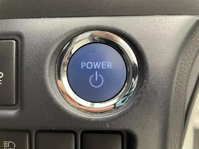 トヨタ ヴォクシー ハイブリッド ZS 滋賀県 2016(平28)年 6.6万km ホワイトパールクリスタルシャイン 純正10インチナビ/Bluetooth/CD/DVD/フルセグTV/フリップダウンモニター/バックカメラ/片側パワースライドドア/デジタルインナーミラー/LEDヘッドライト/オートハイビーム/純正16インチアルミホイール/ドライブレコーダー/ETC