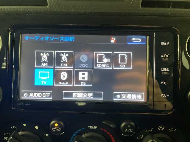 トヨタ ＦＪクルーザー ブラックカラーパッケージ 長崎県 2015(平27)年 10.1万km ブラック/ホワイト 4WD/純正メモリナビ/（フルセグ/CD/DVD/BT）/バックカメラ/JAOSステップ/JAOSフロントバンパー/クルーズコントロール/コーナーセンサー（後方）/ETC/純正17インチアルミホイール/社外フロアマット/ハロゲンヘッドライト/フォグライト/取扱説明書/保証書