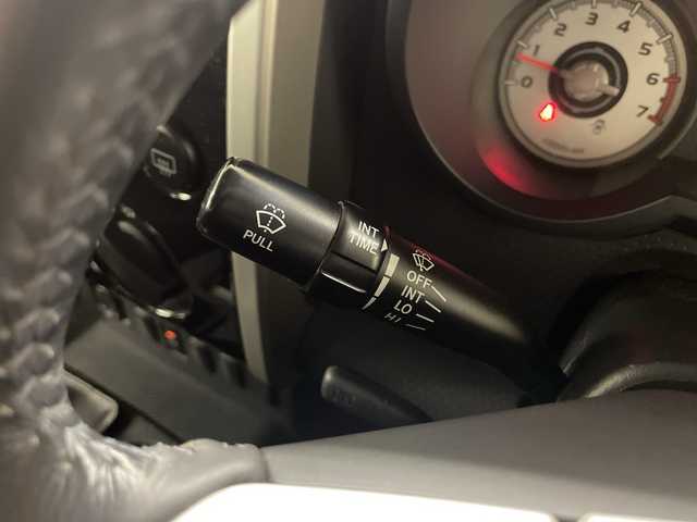 トヨタ ＦＪクルーザー ブラックカラーパッケージ 長崎県 2015(平27)年 10.1万km ブラック/ホワイト 4WD/純正メモリナビ/（フルセグ/CD/DVD/BT）/バックカメラ/JAOSステップ/JAOSフロントバンパー/クルーズコントロール/コーナーセンサー（後方）/ETC/純正17インチアルミホイール/社外フロアマット/ハロゲンヘッドライト/フォグライト/取扱説明書/保証書