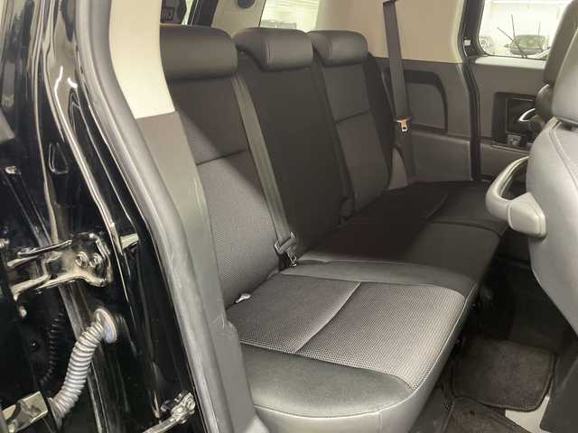 トヨタ ＦＪクルーザー ブラックカラーパッケージ 長崎県 2015(平27)年 10.1万km ブラック/ホワイト 4WD/純正メモリナビ/（フルセグ/CD/DVD/BT）/バックカメラ/JAOSステップ/JAOSフロントバンパー/クルーズコントロール/コーナーセンサー（後方）/ETC/純正17インチアルミホイール/社外フロアマット/ハロゲンヘッドライト/フォグライト/取扱説明書/保証書