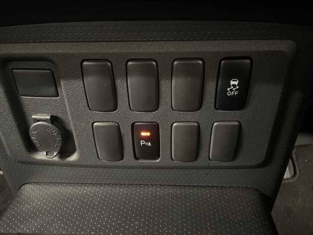 トヨタ ＦＪクルーザー ブラックカラーパッケージ 長崎県 2015(平27)年 10.1万km ブラック/ホワイト 4WD/純正メモリナビ/（フルセグ/CD/DVD/BT）/バックカメラ/JAOSステップ/JAOSフロントバンパー/クルーズコントロール/コーナーセンサー（後方）/ETC/純正17インチアルミホイール/社外フロアマット/ハロゲンヘッドライト/フォグライト/取扱説明書/保証書